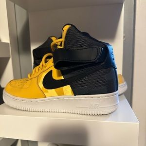 Nike Air Force 1 High '07 Lv8 Yellow Black